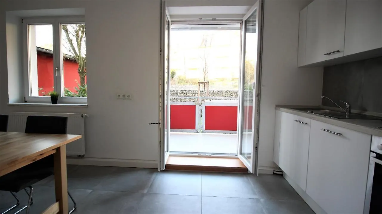 Light-Flooded City Apartment With Balcony And Garden Würzburg