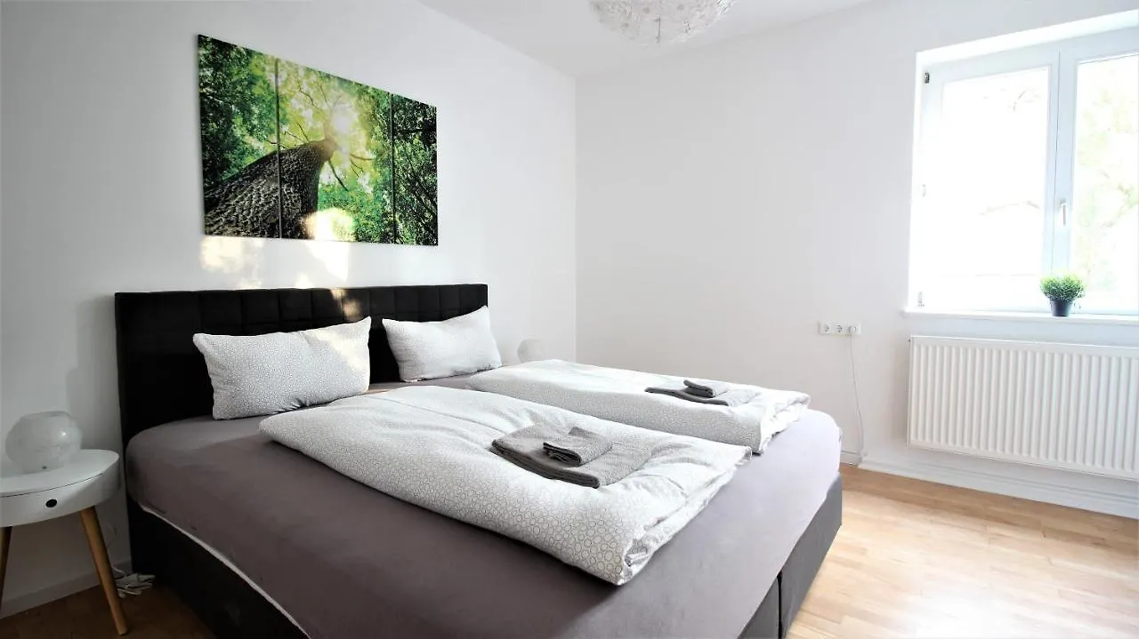Light-Flooded City Apartment With Balcony And Garden Würzburg